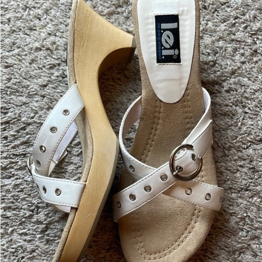 Y2K L.E.I. Vintage Retro wood Heel Sandals - Picture 2 of 3
